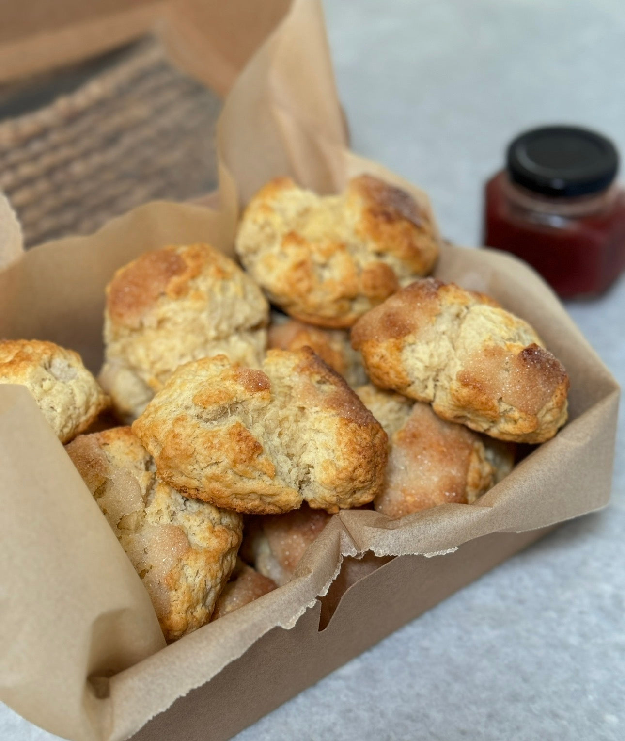 8 Homemade Scones with Jam