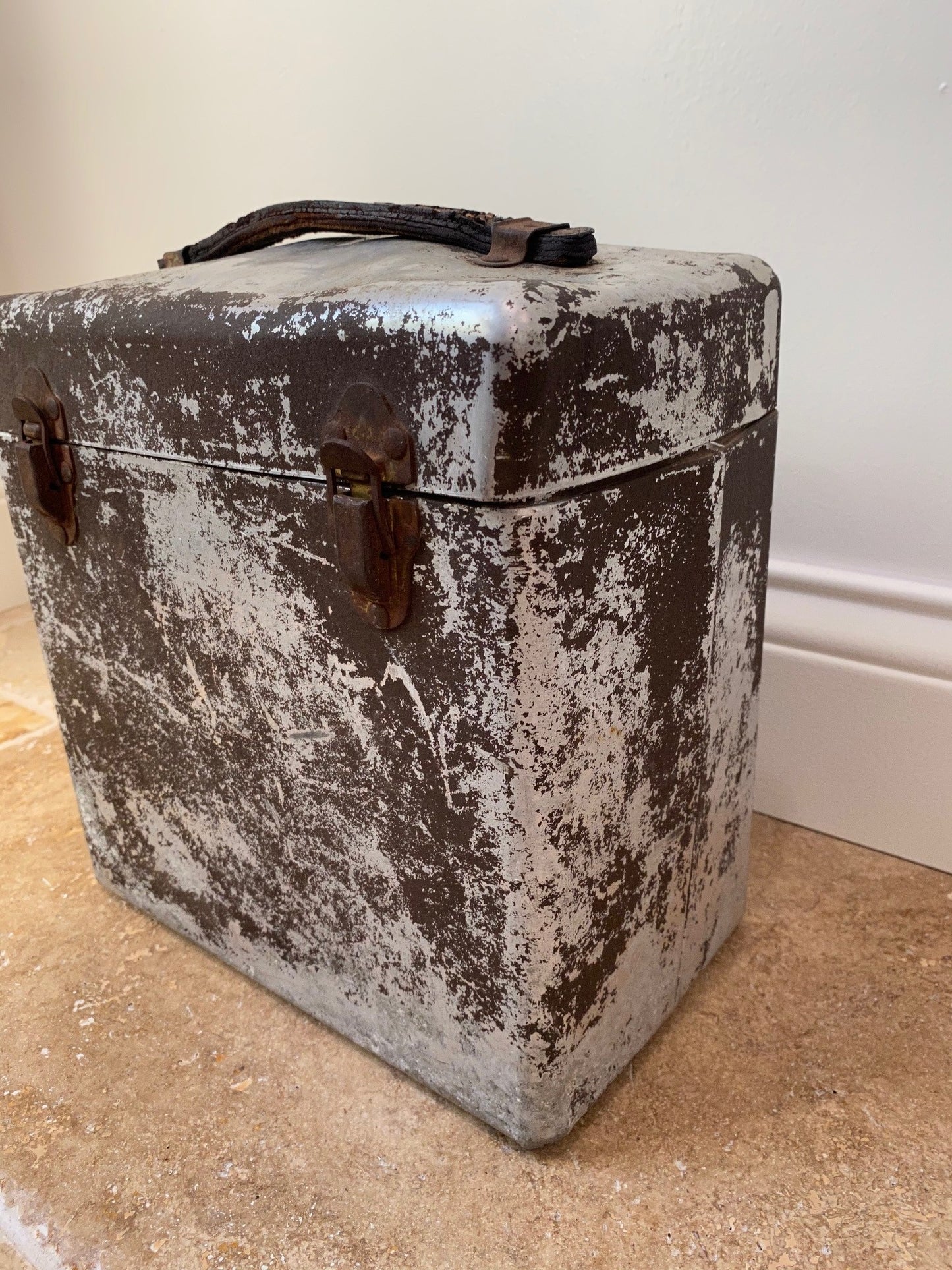 Vintage Lyric 78 Aluminum Carrying Case with Leather Handle