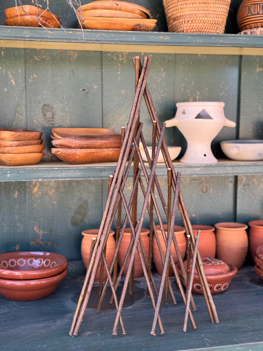 Petite garden trellis