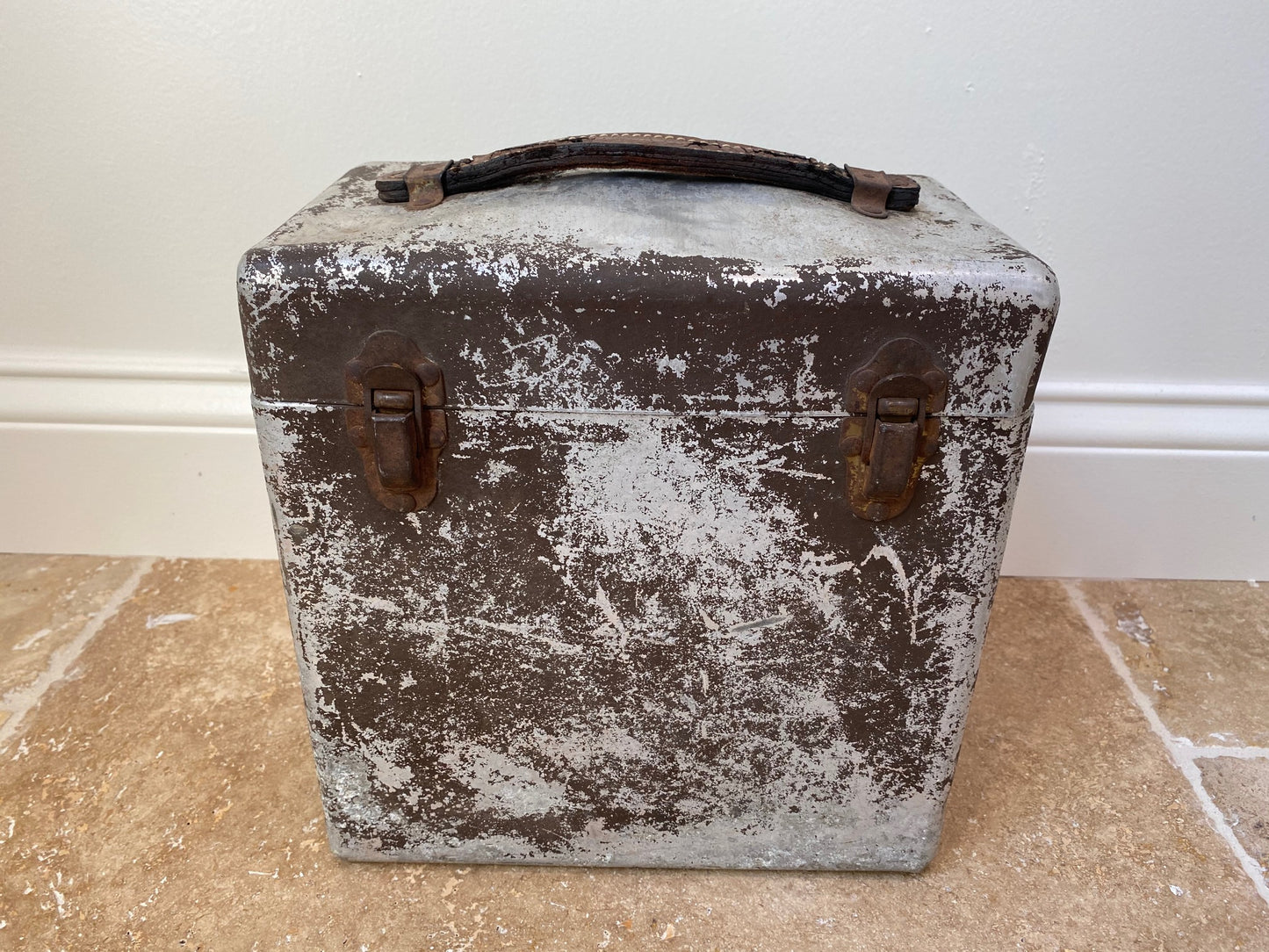 Vintage Lyric 78 Aluminum Carrying Case with Leather Handle