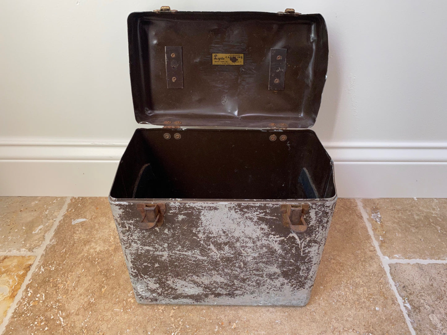 Vintage Lyric 78 Aluminum Carrying Case with Leather Handle