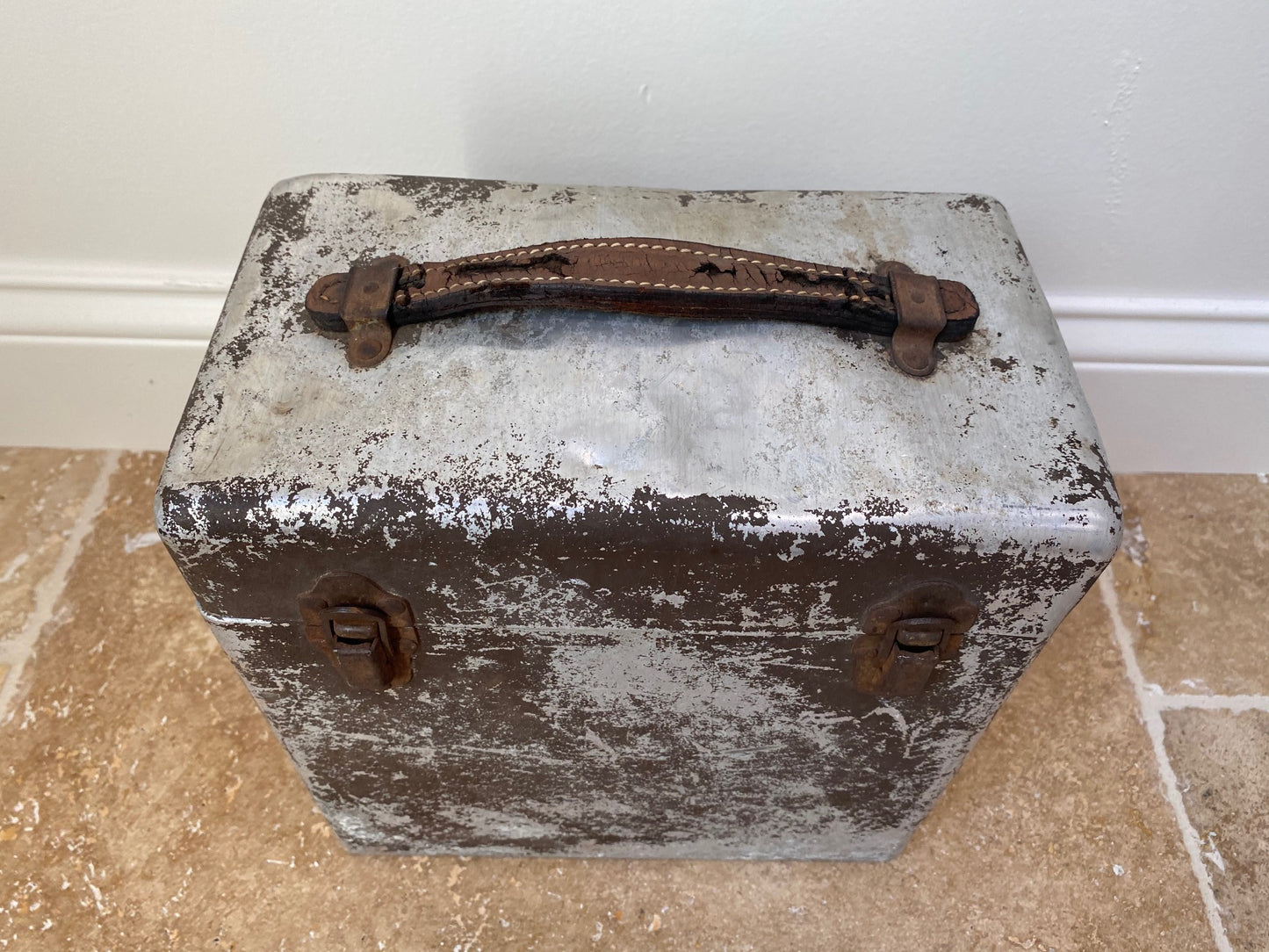 Vintage Lyric 78 Aluminum Carrying Case with Leather Handle